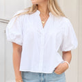 Witte blouse met pofmouwen
